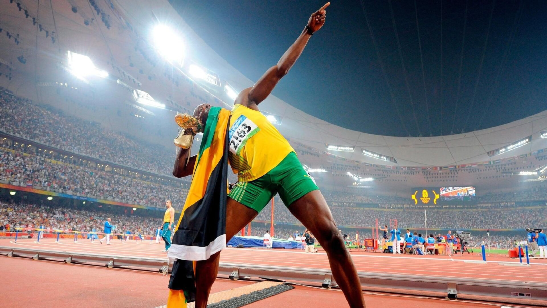 中超联赛激战正酣，争冠保级悬念迭起